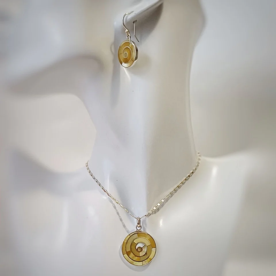 Spiral Nacre Yellow Pendant